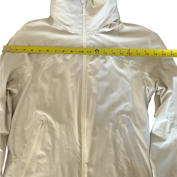 Women’s Lululemon Jacket - Picture 14 of 15